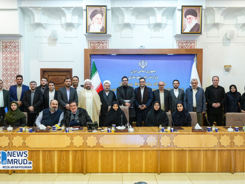 برگزاری اولین نشست هم اندیشی رابطان فرهنگی دستگاه‌های تابعه
با مشاوران وزیر راه و شهرسازی