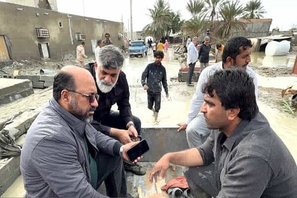 بسیج همگانی برای بازسازی روستای سیل زده « مهرگی» سیریک در
هرمزگان