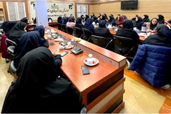 تجلیل از بانوان شاغل ادارهکل راه و شهرسازی گیلان به مناسبت
ولادت حضرت فاطمه زهرا (س)