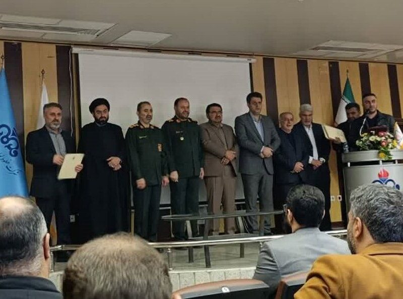 تجلیل از مدیرکل و کارکنان بسیجی راه و شهرسازی مازندران
به‌دلیل اجرای موفق رزمایش «الی بیت‌المقدس ۱۶»