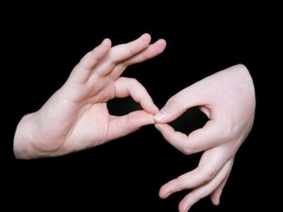 تدوین پیشنویس لایحه نهضت زبان اشاره ایرانی برای تسهیل ارتباط ناشنوایان