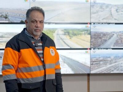 تلاش راهداران خراسان جنوبی جهت برقراری تردد جاده ای ایمن در
محورهای درگیر بارندگی و سیلاب