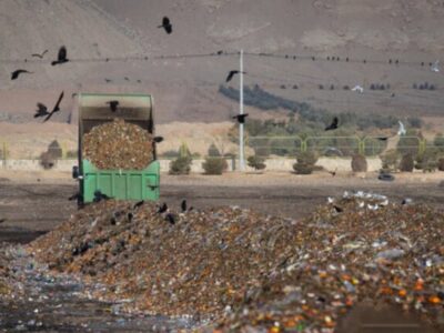 توقیف تریلی حامل پسماند غیرمجاز در آرادان؛ راننده متخلف بازداشت شد