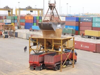 ثبت ۴۶۶ هزار سفر ناوگان حملونقل کالا در پایانه بار بندر
امام خمینی (ره) طی سال جاری