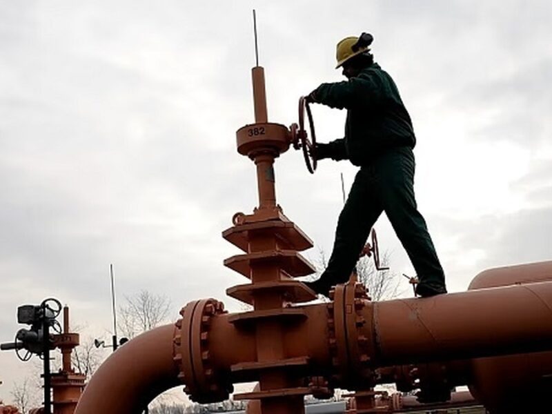 خبر بد برای کشورهای تولیدکننده گاز/ واردات گاز اتحادیه اروپا کاهش مییابد