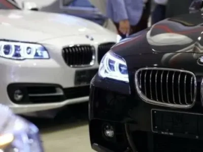 خداحافظی خودروهای لوکس و نیمه‌لوکس با بنزین سهمیه‌ای؛ حذف کارت سوخت ماشین‌های بالای ۱۳۰۰ سی‌سی