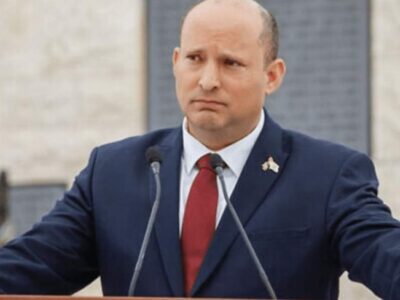 دو نام مشکوک در تلفن همراه نخستوزیر سابق اسرائیل+ عکس