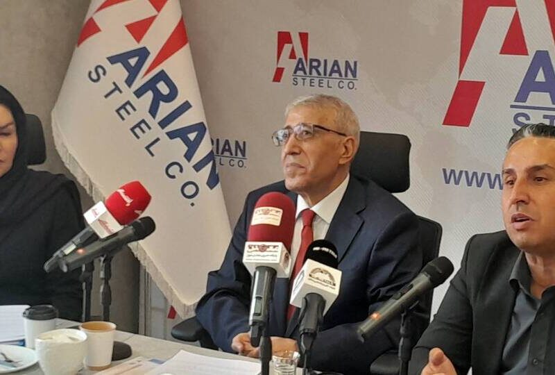 دولت منتظر تغییر سالیانه حداقل دستمزدها نباشد؛ حقوق پایه حداقل ۳۰۰ دلار/ بانک های بی رحم