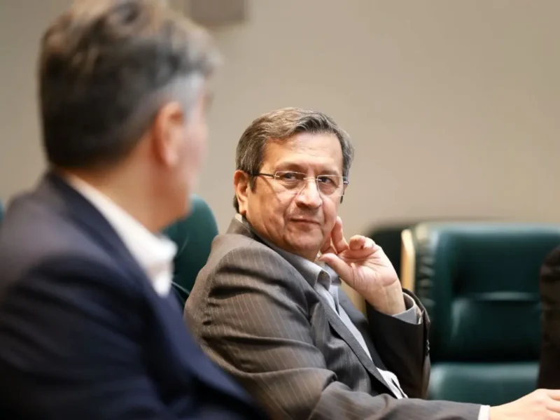 رئیس اتاق اصناف: همتی وعده داد تا یک سال آینده ارز را ثابت نگه میدارد