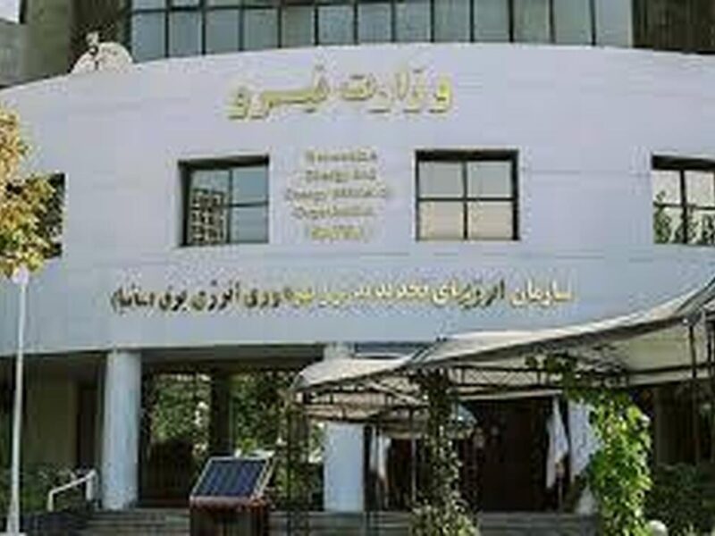 رانت دولتی با نصب پنل‌های خورشیدی؟/ وزارت نیرو: کاهش تدریجی راندمان را قبول داریم