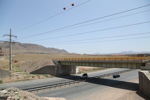 ساخت ۹ تقاطع غیرهمسطح در محورهای مواصلاتی آذربایجان
شرقی