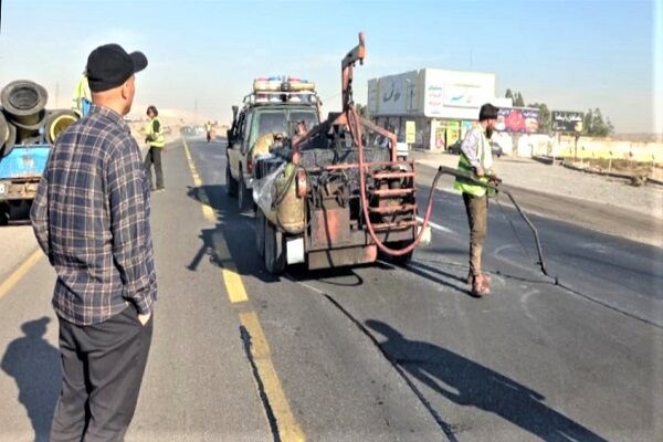 طرح حفاظتی آسفالت در طول راه‌های استان قم