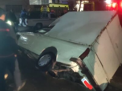 فرونشست زمین در شهرک ولیعصر تهران ۳ خودرو را گرفتار کرد