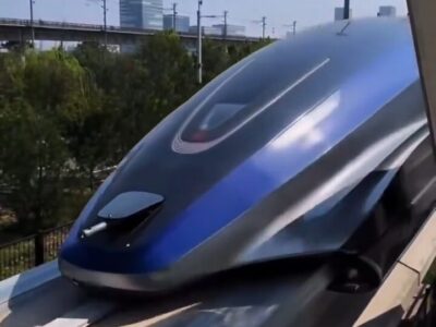 قطار مغناطیسی چین با سرعت ۶۰۰ کیلومتر در ساعت بالاخره حرکت کرد!