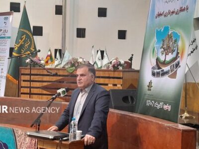 مدیرکل محیطزیست اصفهان: نشتی خطوط نفتی خاک استان را آلوده کرده است