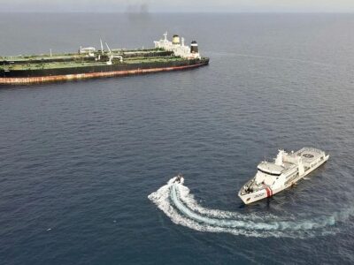 ناوگان سایه فروش نفت؛ ایران، چین و روسیه چطور با تحریم‌های آمریکا مقابله می‌کنند؟