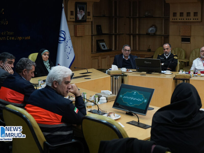 نشست اضطراری وزیر راه در پی هشدار قرمز بارشهای سنگین در
چهار استان/ پیگیری میدانی از مقامات ملی و استانی