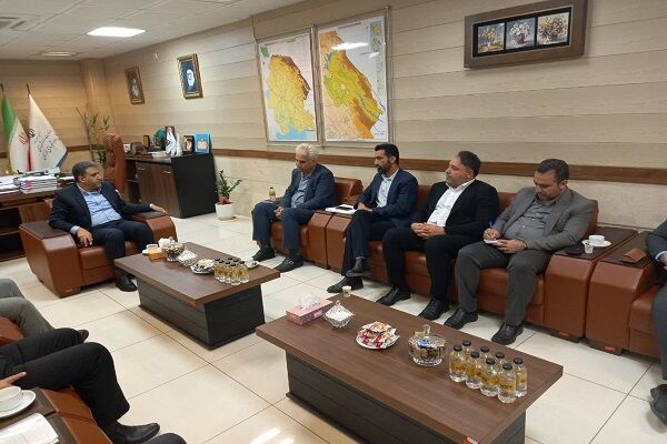 نشست مشترک مدیرکل راه و شهرسازی با جمعی از انبوه‌سازان
خوزستان