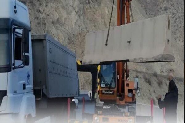 نصب ۴ کیلومتر نیوجرسی جهت ایمنسازی شاهراه ترانزیتی بازرگان-
ترکیه در آذربایجانغربی