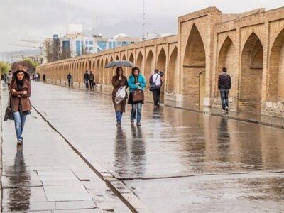 هوای اصفهان بارانی و قابل قبول است؛ شاخص قهجاورستان بر مدار بنفش