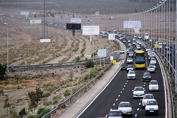 ورود خودرو به استان قم طی ۹ ماه گذشته، ۱۰ درصد کاهشیافته
است