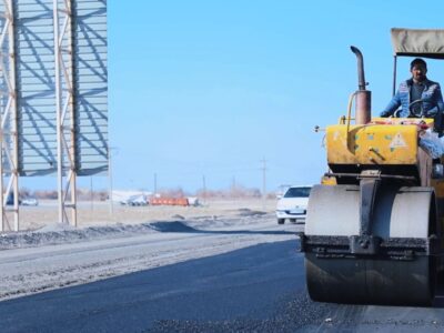 ویدئو | اجرای عملیات روکش آسفالت محور شهربابک–سیرجان