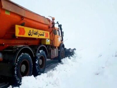 ویدئو| برفروبی و نمکپاشی محور کمیجان – ساروق استان
مرکزی