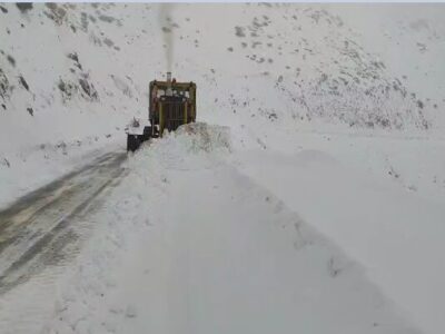 ویدئو | عملیات برف روبی در سه راهی شهدا محور نوسود و نودشه
با تلاش راهداران شهرستان پاوه، استان کرمانشاه