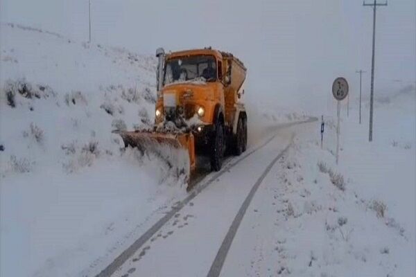 ویدئو|عملیات برف‌روبی و نمک‌پاشی محور روستایی حصار عیسی،
توسط راهداران شهرستان جاجرم استان خراسان شمالی