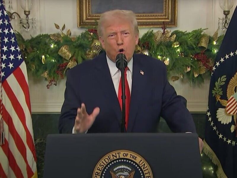 چراغ سبز ترامپ برای دور سوم انتخابات آمریکا / ترامپ قانون اساسی را می‌شکند؟