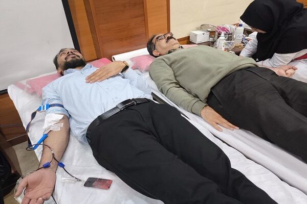 کارکنان راهداری چهارمحال و بختیاری برای سومین سال پیاپی خون
اهدا کردند