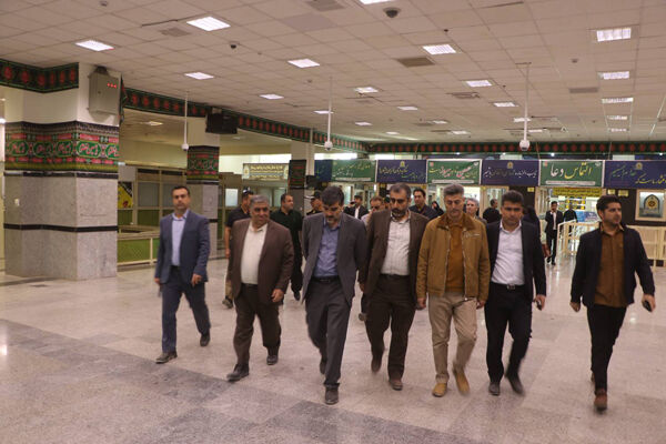 ️ببینید| بازدید رییس سازمان راهداری و حمل‌ و نقل جاده‌ای از
پایانه مرزی خسروی