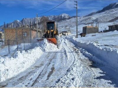 بارش برف و باران جاده های گلستان را لغزنده کرده است