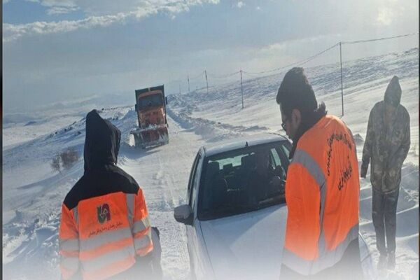 بازگشایی راه ۱۶ روستا و ‌امداد به ۲۱۰ خودرو در آذربایجان
غربی طی ۲۴ ساعت گذشته