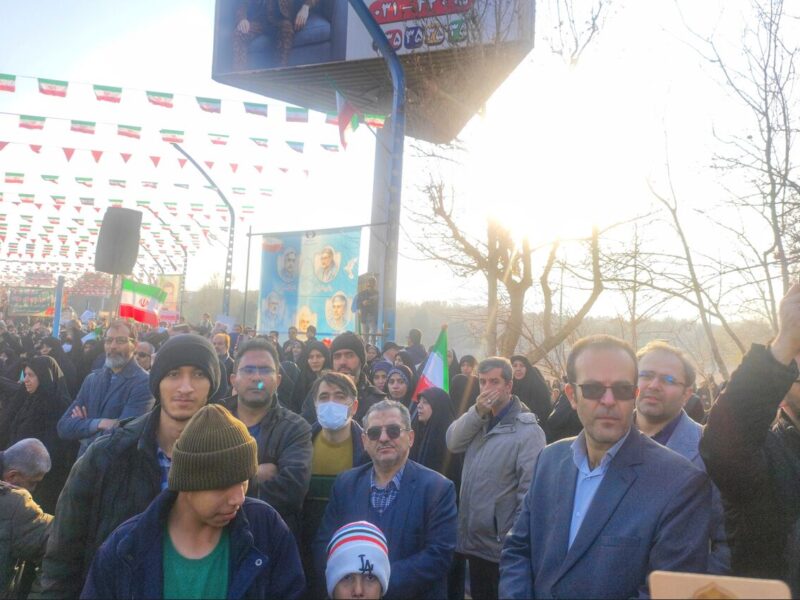 ببینید | حضور کارکنان اداره‌کل راهداری و حمل‌ونقل جاده‌ای
استان اصفهان در تشییع شهدای امنیت