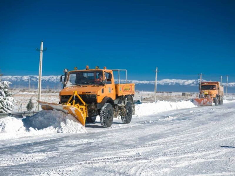 تداوم عملیات برف‌روبی و بازگشایی محورهای روستایی قزوین /
راهداران استان در آماده‌باش کامل