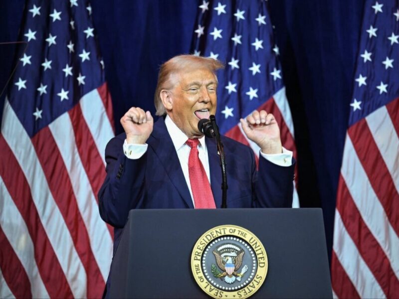 ترامپ بالاخره جایزه صلح نوبل گرفت + عکس