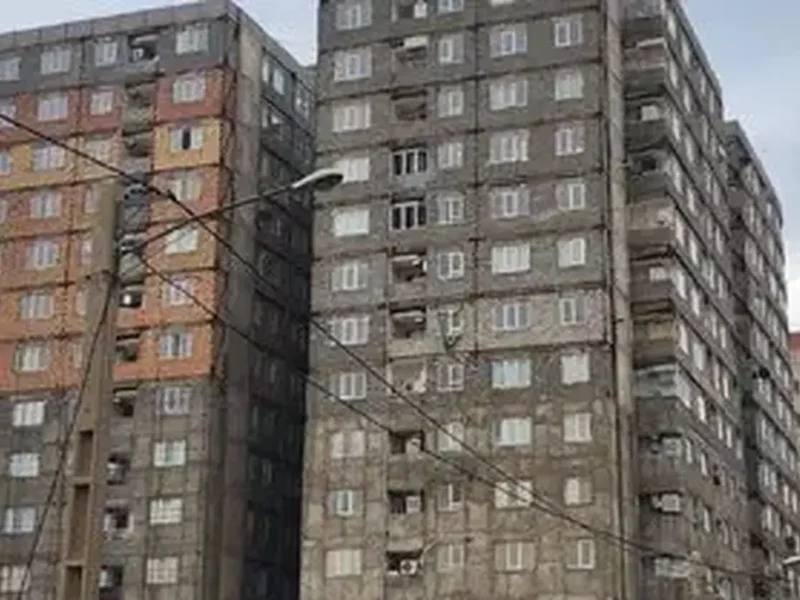 ​خیابان جمهوری تهران مسدود شد/ تکرار پلاسکو در یک قدمی این ساختمان پایتخت