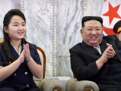 رهبر کره شمالی و دختر در جشن سال نو / «کیم جونگ اون» در لباس عید! + عکس