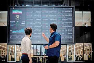 مقصد پول‌های خارج‌شده از بورس کجاست؛ بازار طلا، ارز یا مسکن؟