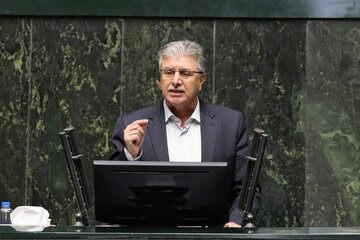 واکنش یک نماینده مجلس: قطعا پیگیر دانش‌آموزان دستگیر شده در اعتراضات هستیم/ باید با این معترضین نشست برگزار شود/ مردم واقعا وضعیت اقتصادی خوبی ندارند