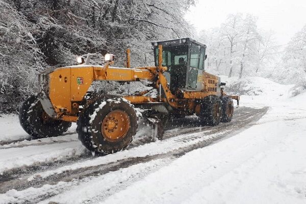 ویدئو | اجرای عملیات برف‌روبی در سطح محور ارتباطی پل سفید _
محمد آباد توسط راهداران شهرستان سوادکوه استان مازندران