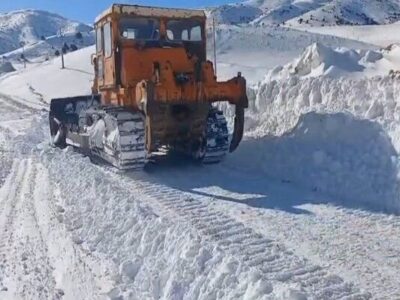 ویدئو | اجرای عملیات برف‌روبی محورهای روستایی زیدر – خیرآباد
– سرداب، توسط راهداران شهرستان شیروان استان خراسان شمالی