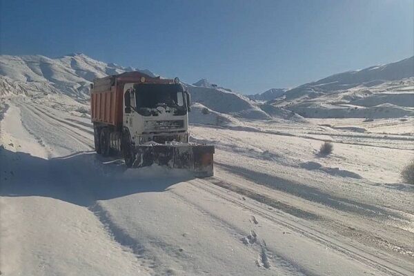 ویدئو | اجرای عملیات برفروبی گردنه شیخ حسن، سه دار تا
نامانلو، توسط راهداران شهرستان شیروان استان خراسان شمالی
