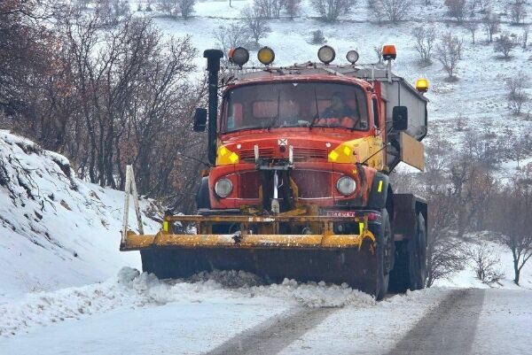 ️تمامی محورهای مواصلاتی استان کرمانشاه باز است / اجرای ۲۴۶۰
کیلومترباند عملیات برف‌روبی در ۲۴ ساعت گذشته