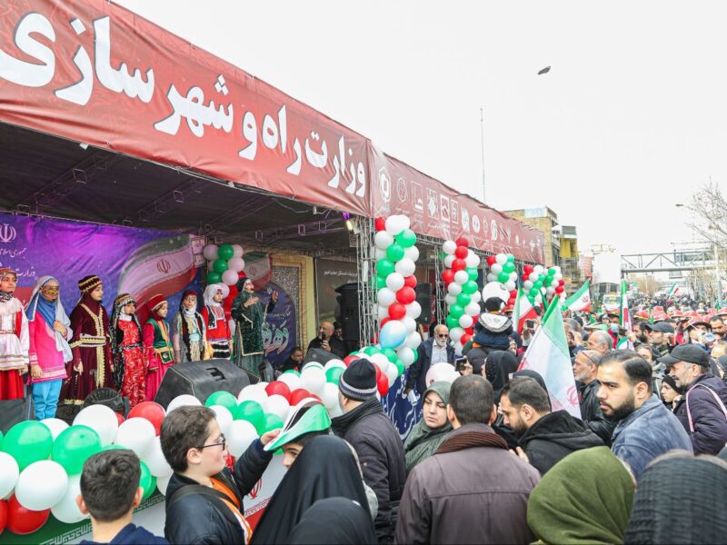 ببینید | برپایی غرفه وزارت راه و شهرسازی در مسیر راهپیمایی
۲۲ بهمن ۱۴۰۴
