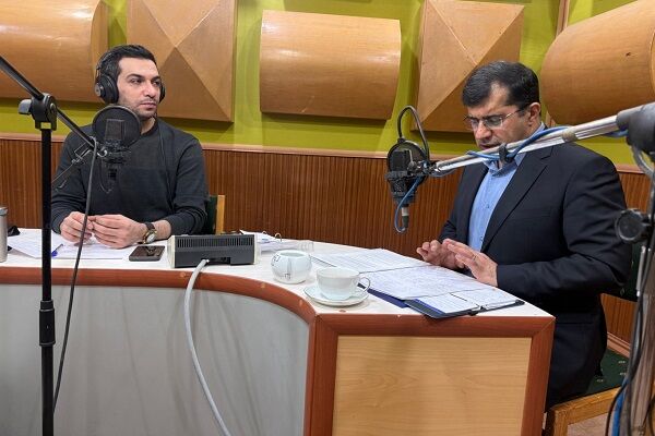 ببینید | حضور مدیر کل راه و شهرسازی استان در برنامه روزنه
رادیو گلستان با موضوع تبیین عملکرد اقدامات اداره کل در دهه مبارک
فجر