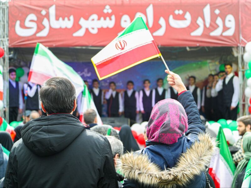 برپایی غرفه وزارت راه و شهرسازی و سازمان و شرکت‌های تابعه در
مسیر راهپیمایی ۲۲ بهمن