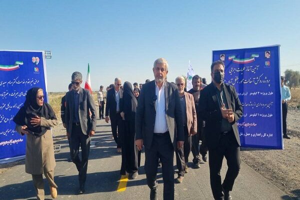 بهره‌برداری و آغاز عملیات اجرایی چهار پروژه راه روستایی در
جیرفت با حضور نماینده مردم جیرفت و عنبرآباد