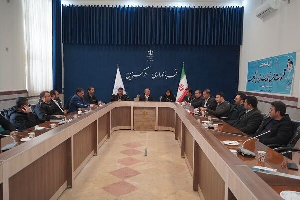 تحویل ۱۱ قطعه زمین به متقاضیان در درگزین استان همدان